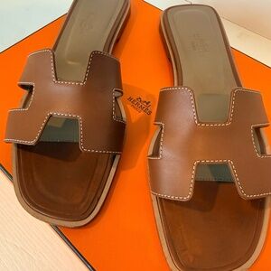 Hermès Oran Gold Box Calfskin Sandals Size 38 US 8 EUC w/ Box & Dust Bags